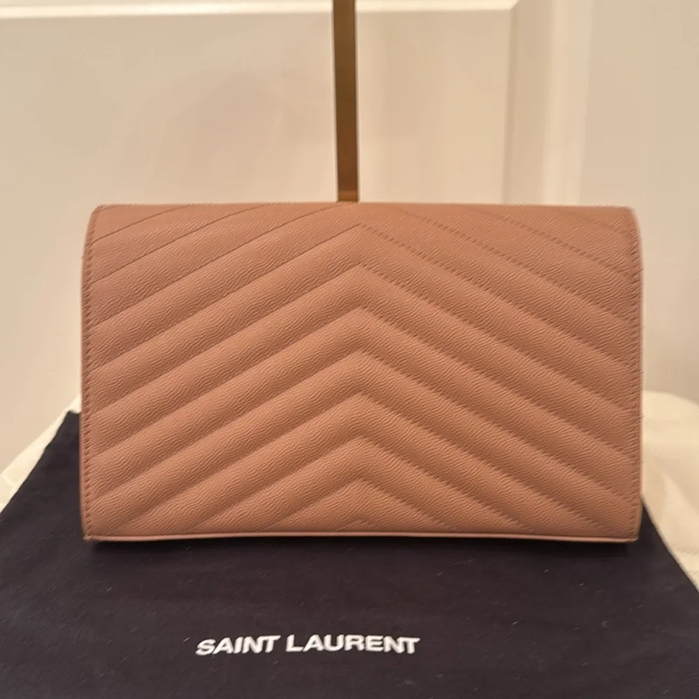 NEW YSL WOC TAN GHW CASSANDRE CHEVRON ENVELOPE - Picture 2 of 5